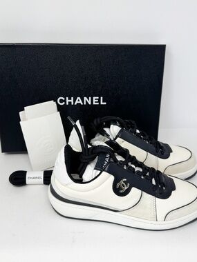 Chanel CC logo Sneakers